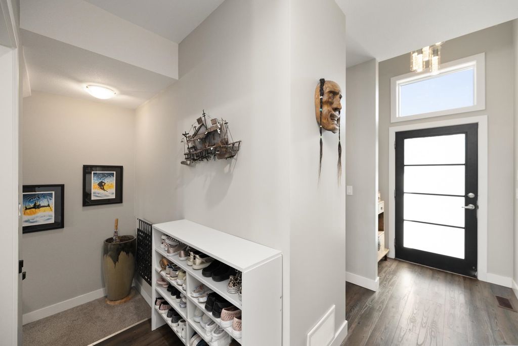 listing image 1108451963400148606