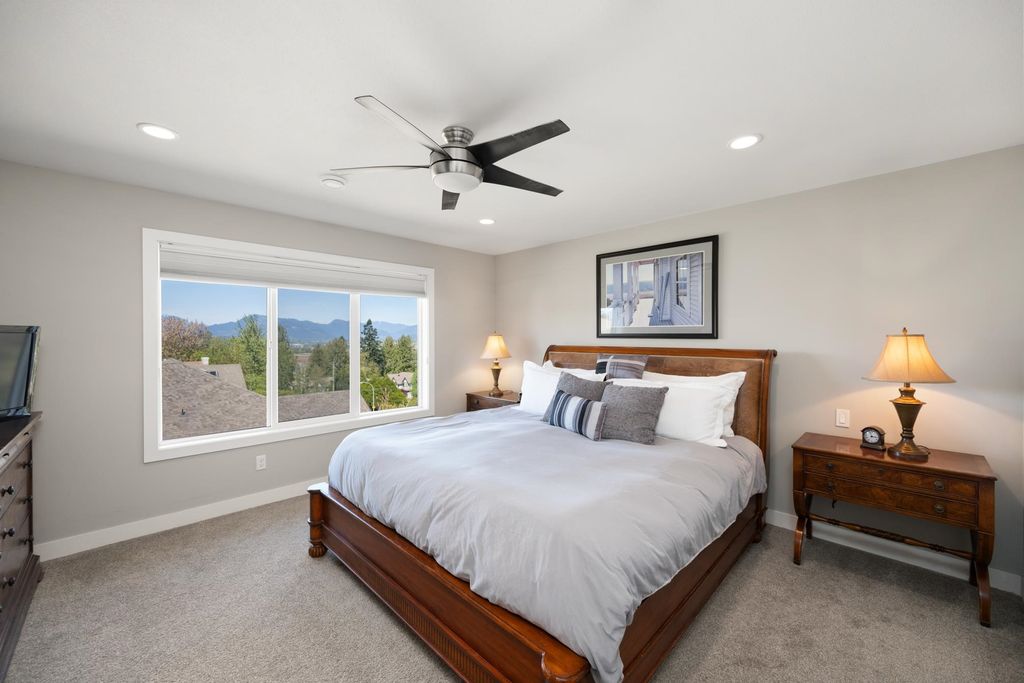 listing image 1102642322176758654