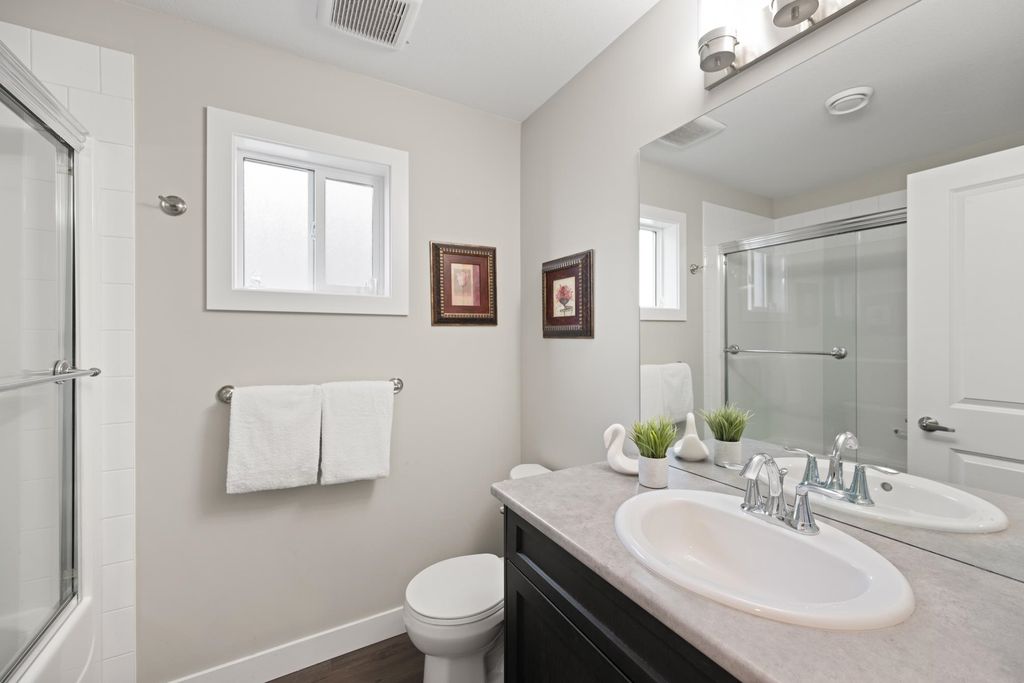 listing image 1101240554240582299
