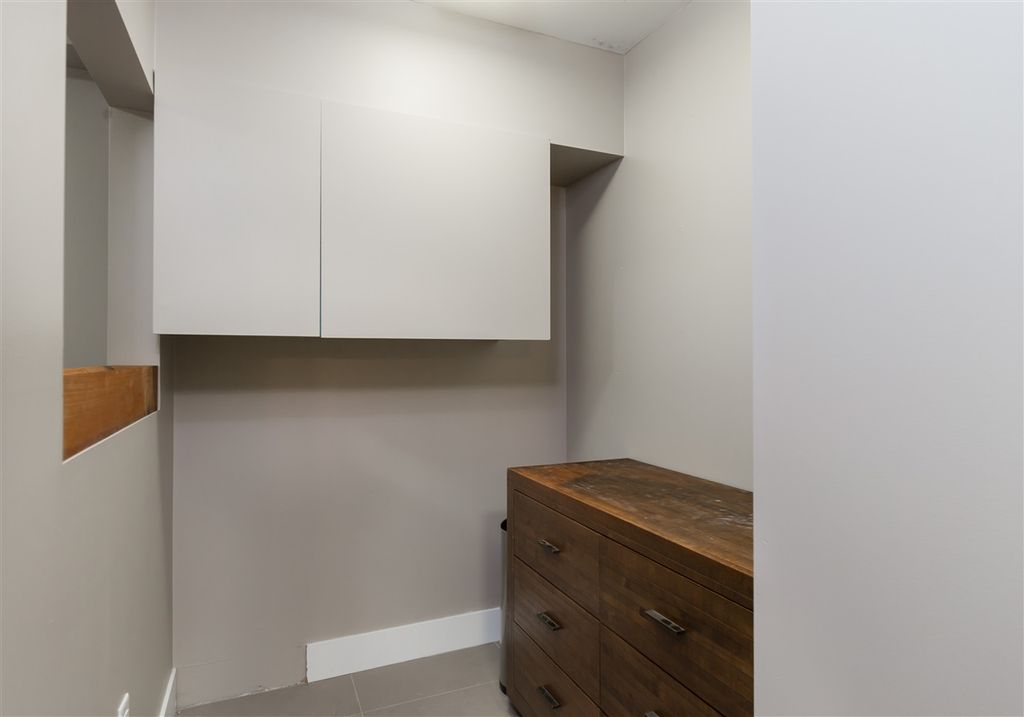 listing image 1106710071893478733