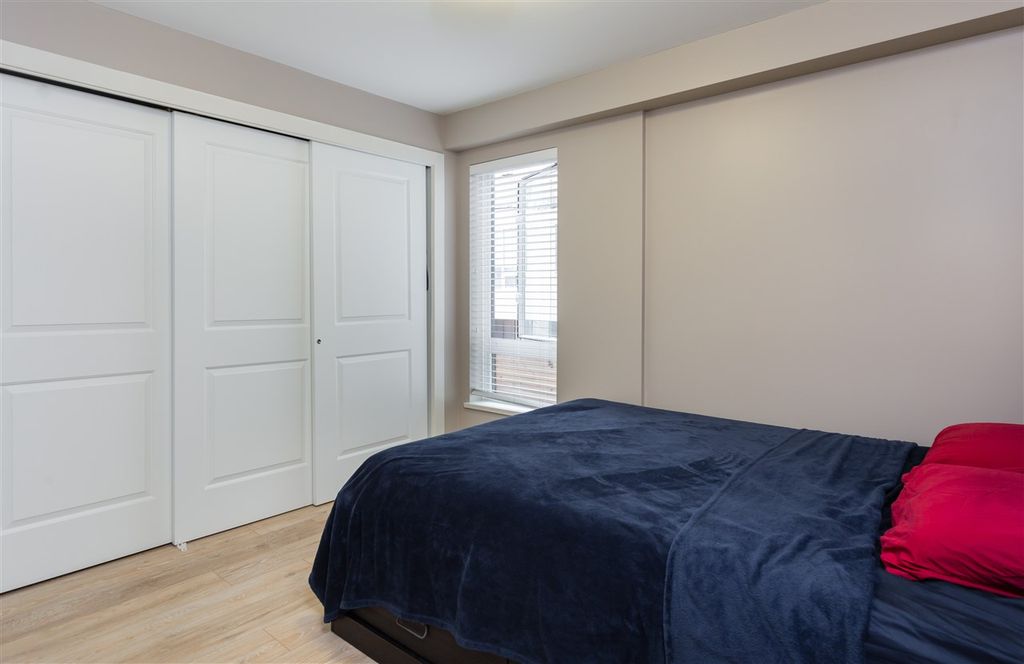 listing image 1101252332515921089