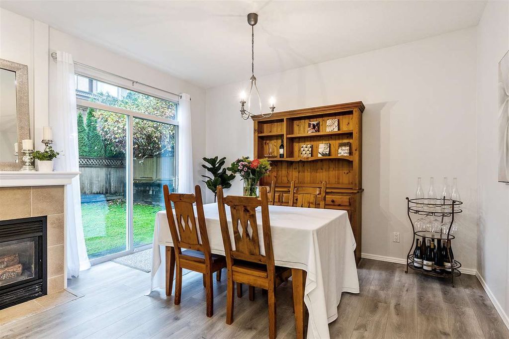 listing image 1104020924704159311