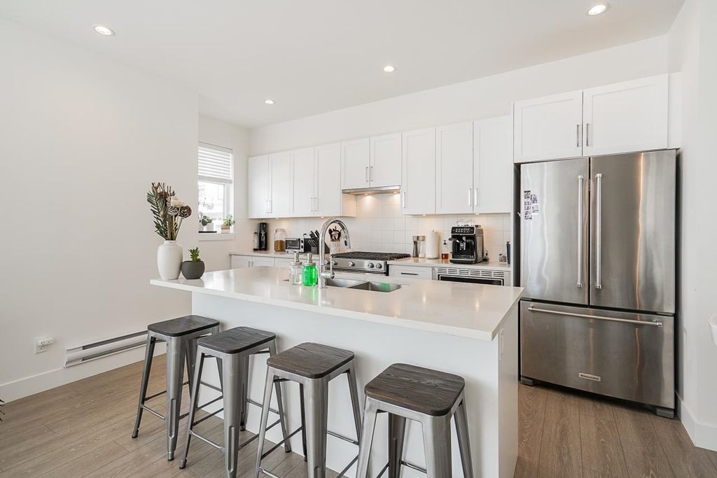 listing image 1100827223963090795