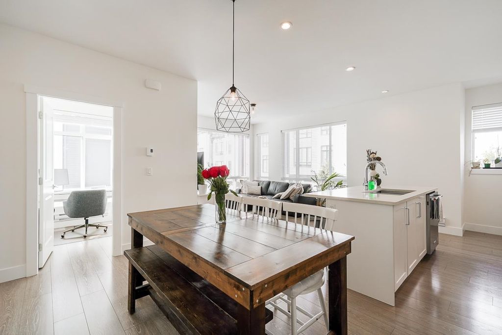 listing image 1106986785500714528