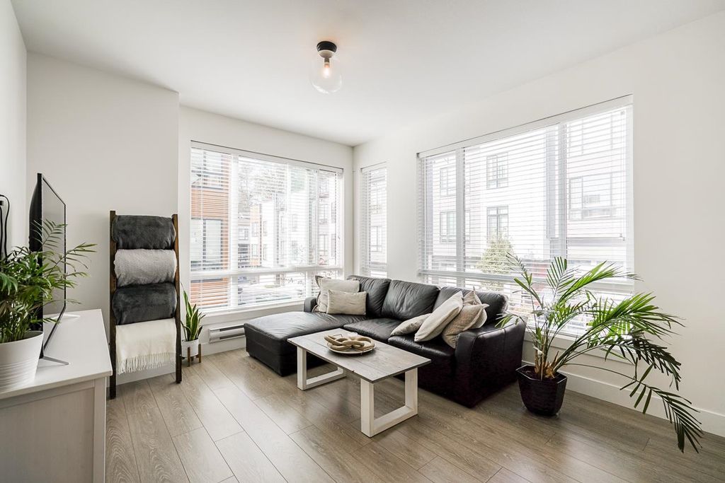 listing image 1106484203970437102