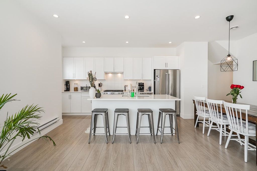 listing image 1103183862005904608