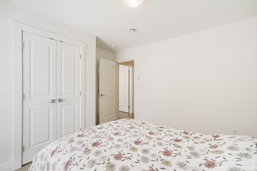 listing image 1100618814081883882