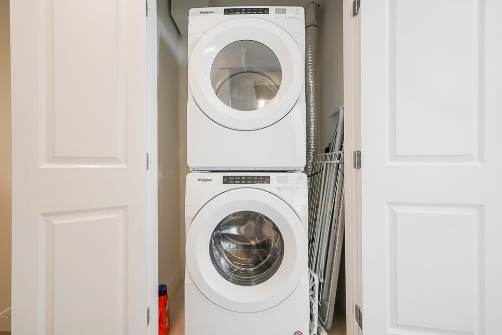 listing image 1101833377521258114