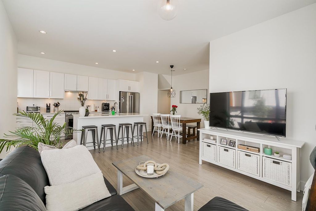 listing image 1102116656638021111