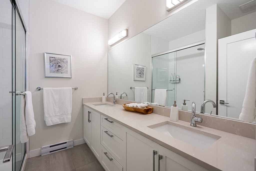 listing image 1106279254171775308