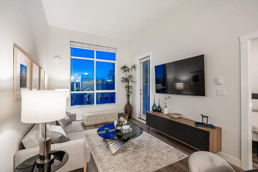 listing image 1102556427979301994