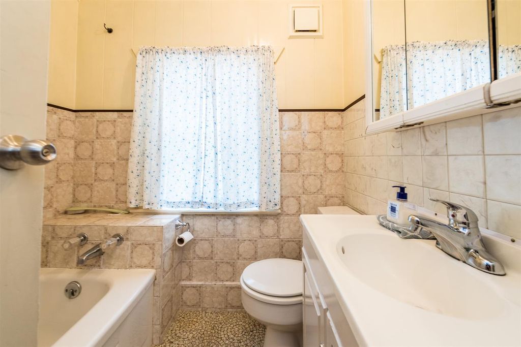 listing image 1103805266640566124