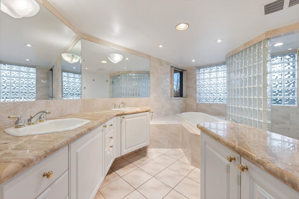 listing image 1109846726650773365