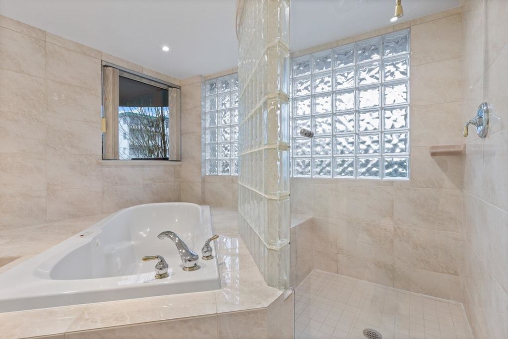 listing image 1105489002490128272