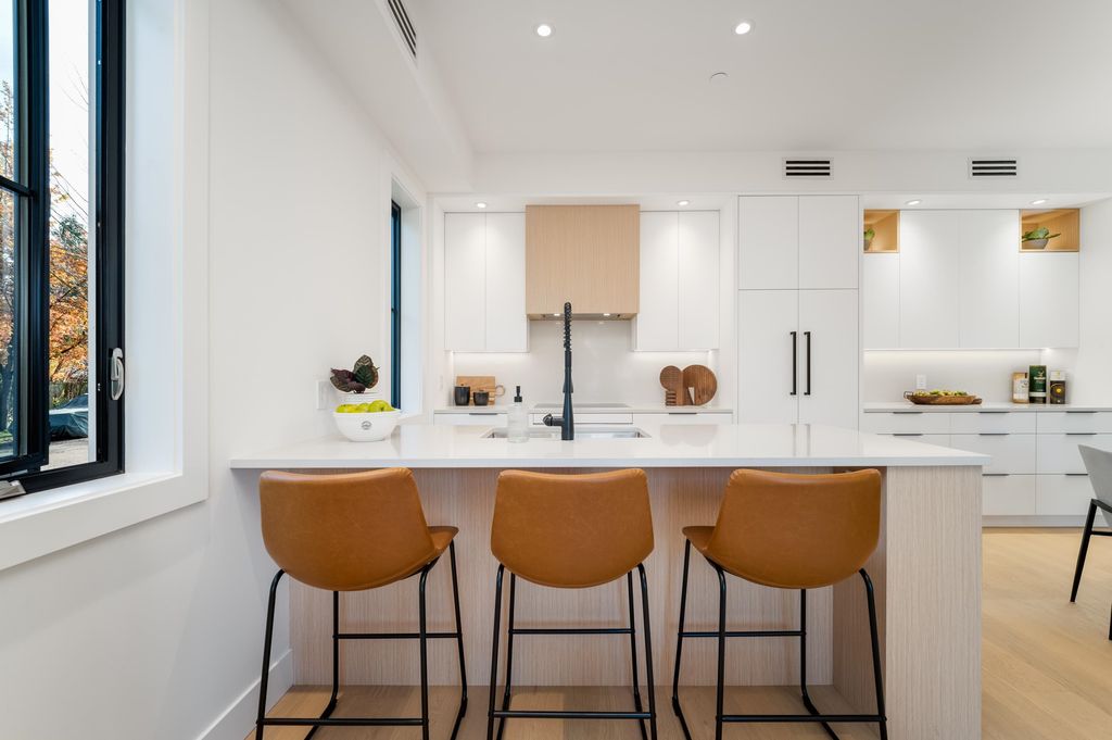 listing image 1109693587909432306