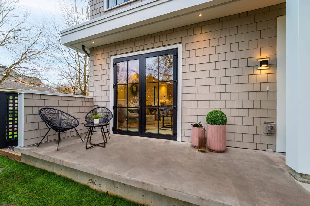 listing image 1102338612352504756