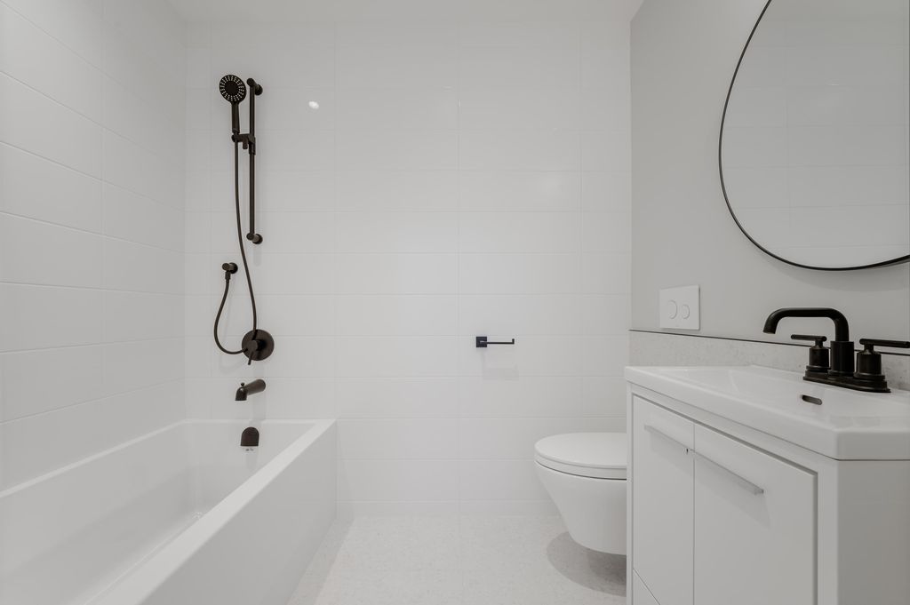 listing image 1104573423184851888