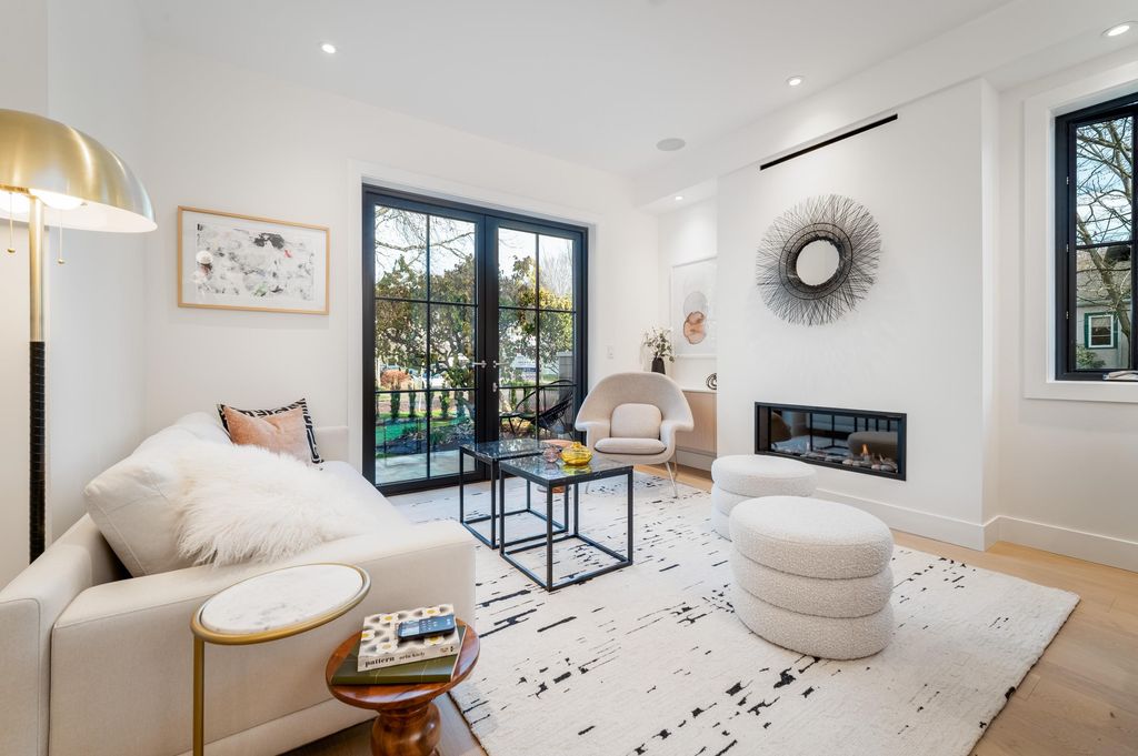 listing image 1104176500435800320