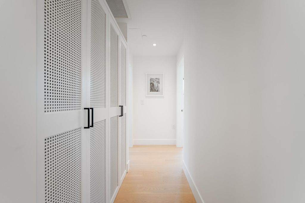 listing image 1103881503600425959