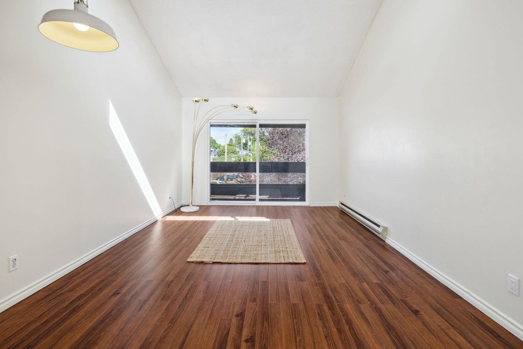 listing image 1109132476107535817