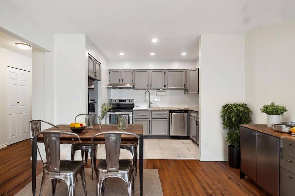 listing image 1108184475370439128