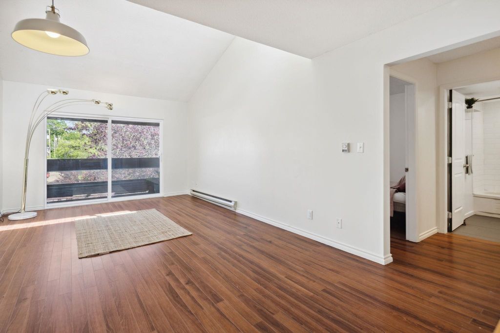 listing image 1104322372363453202