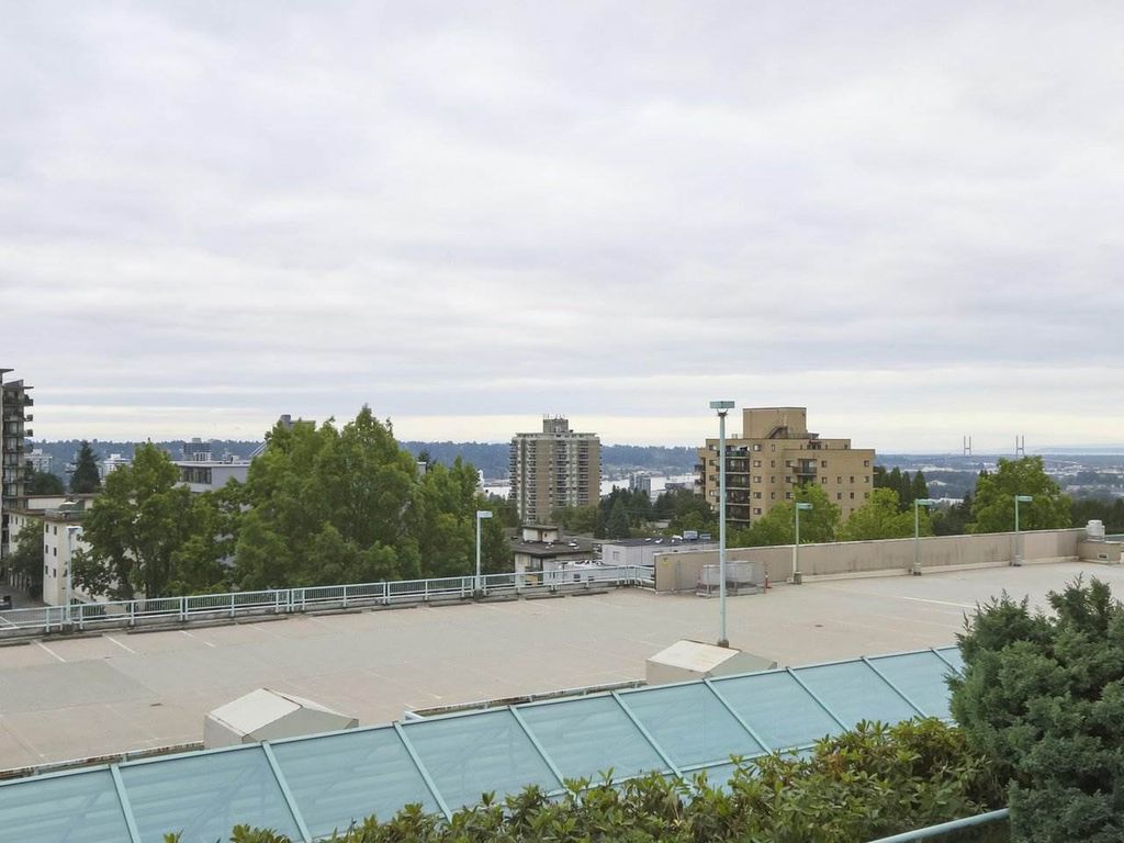 listing image 1104917364484203067