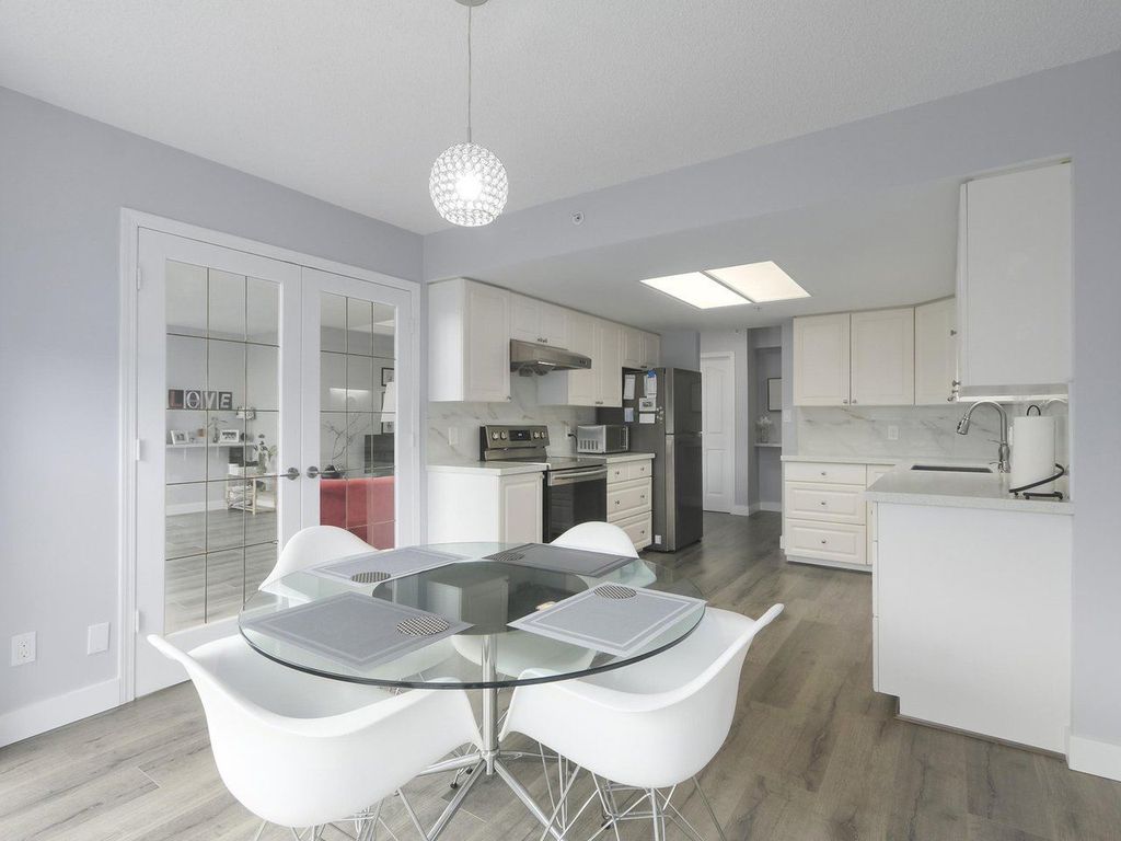 listing image 1101818892800073269