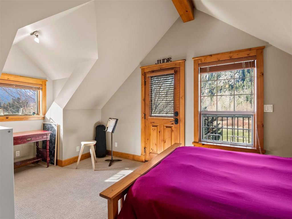 listing image 1102065654381479972