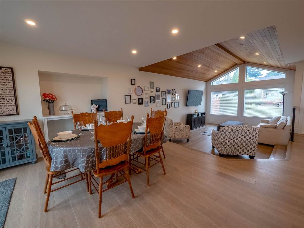 listing image 1105614455308299393
