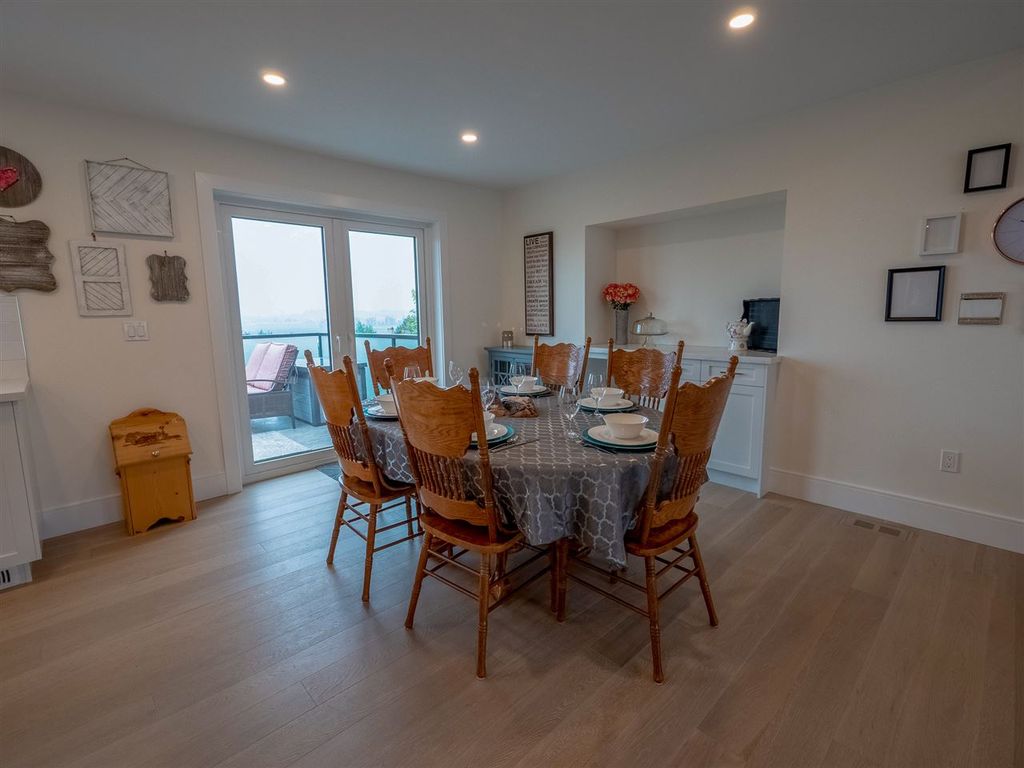 listing image 1101368180505781814
