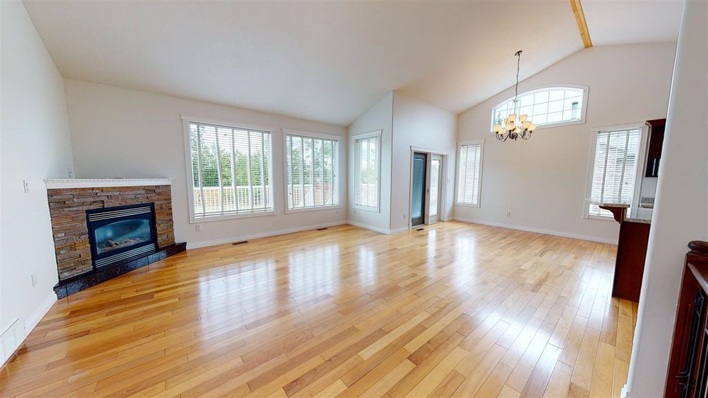 listing image 1107215402506819573