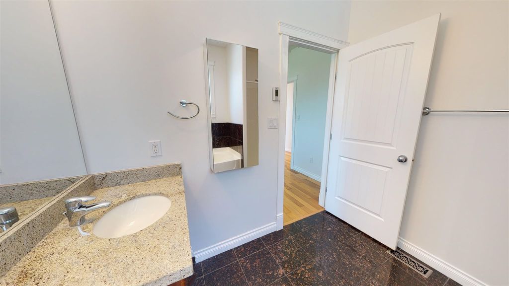 listing image 1109103530927355731