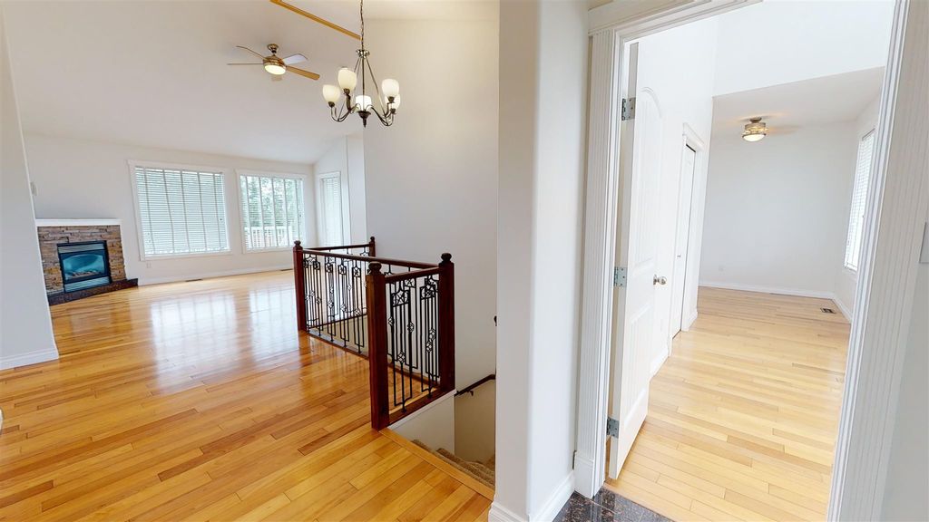 listing image 1106860263849372394