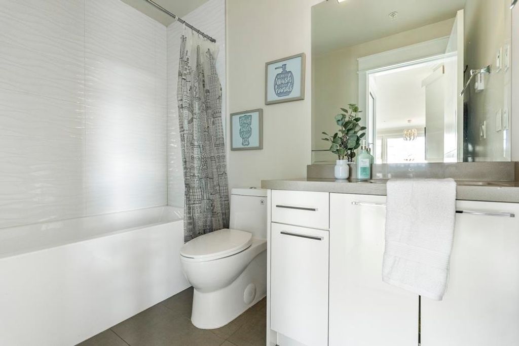 listing image 1108272834764343789