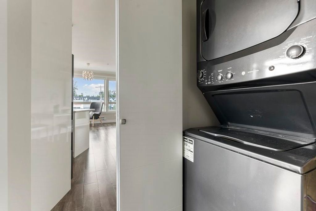 listing image 1100409811470365658