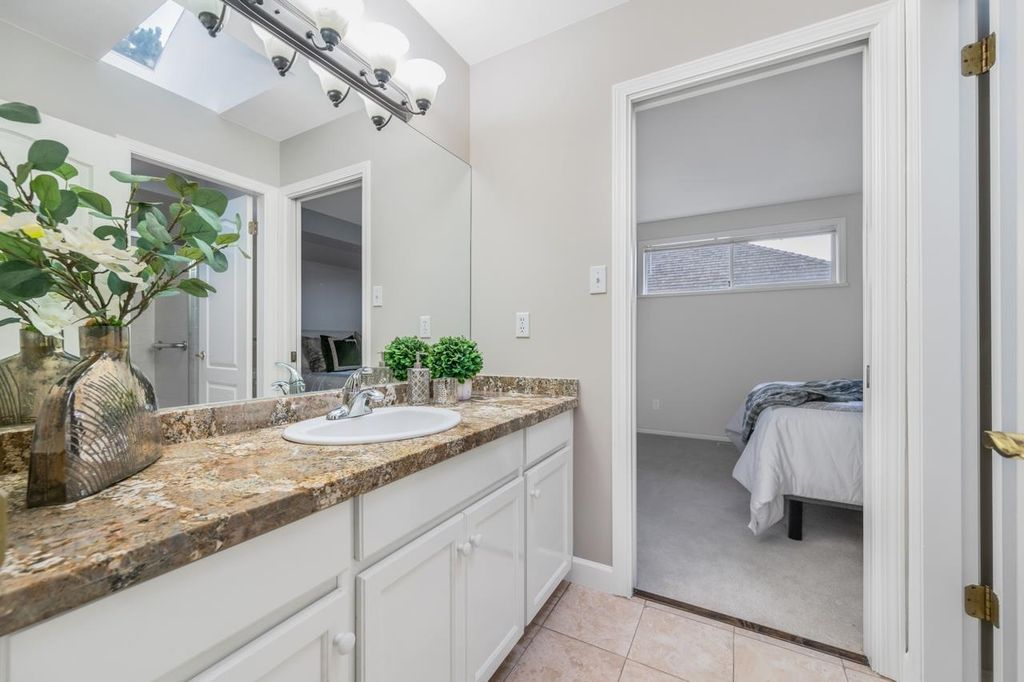 listing image 1100413665026997299