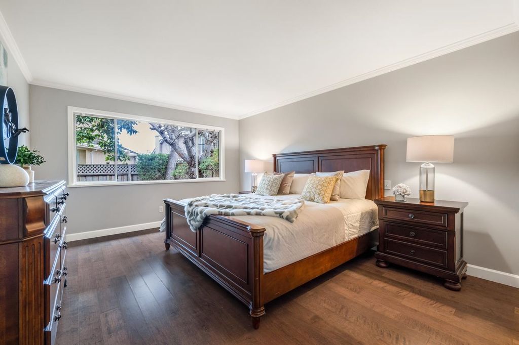 listing image 1106569453401353274