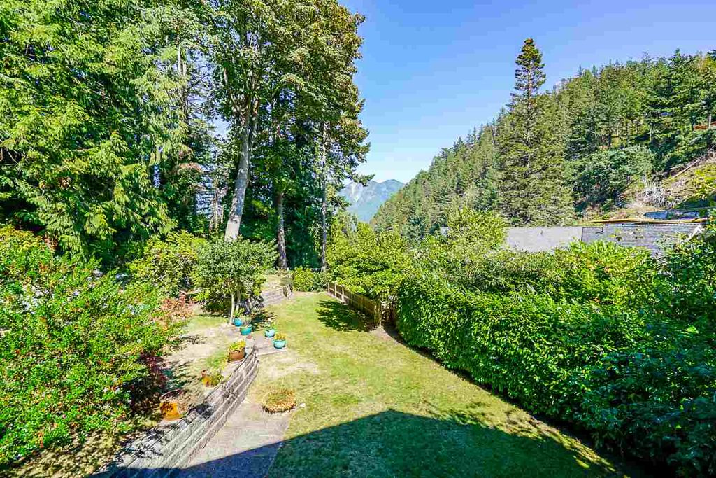listing image 1106686929735755841
