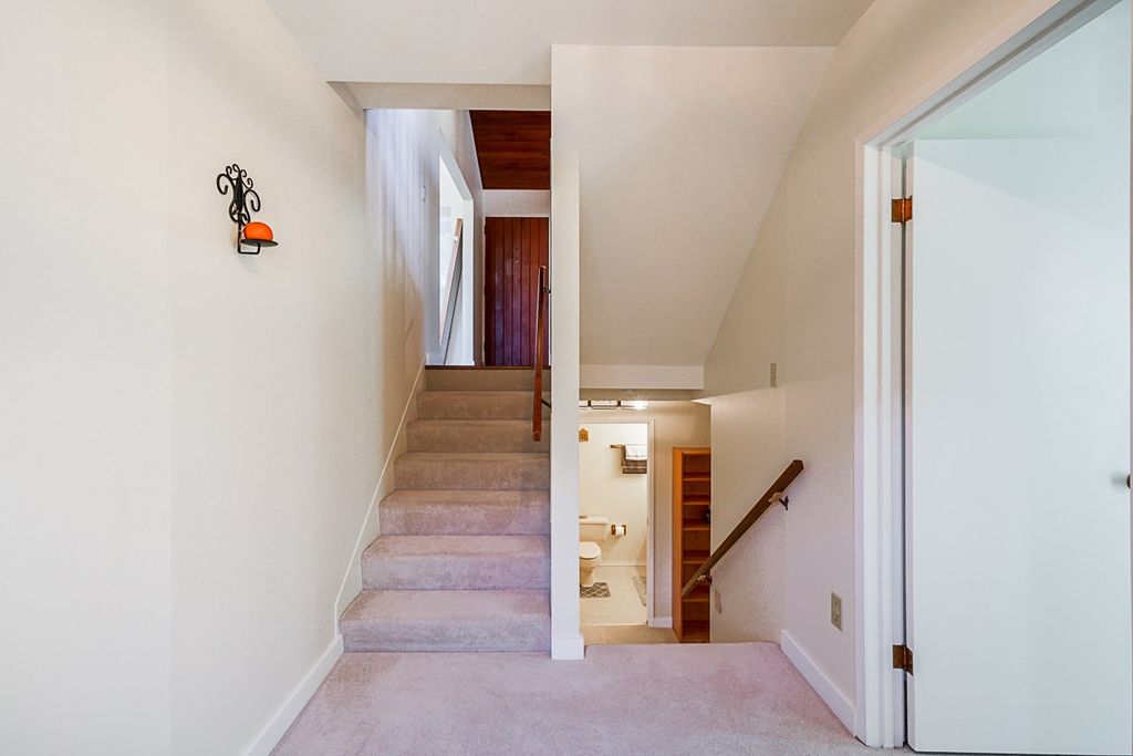 listing image 1104722404791194370
