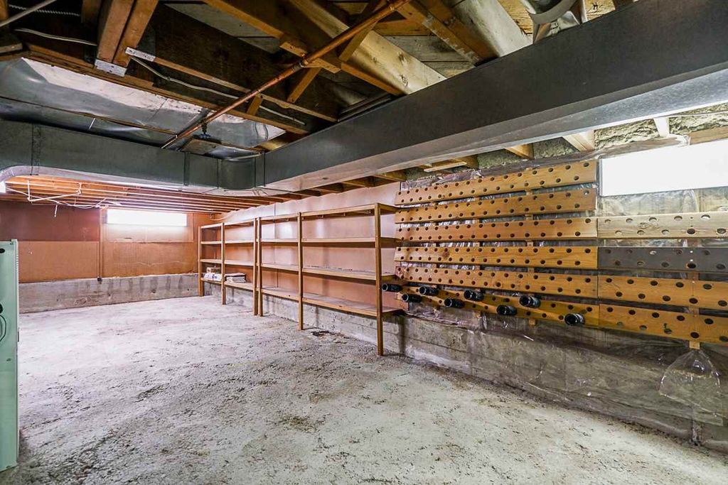 listing image 1106445953958682482