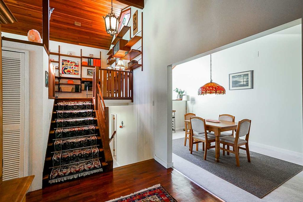 listing image 1108708710378843529