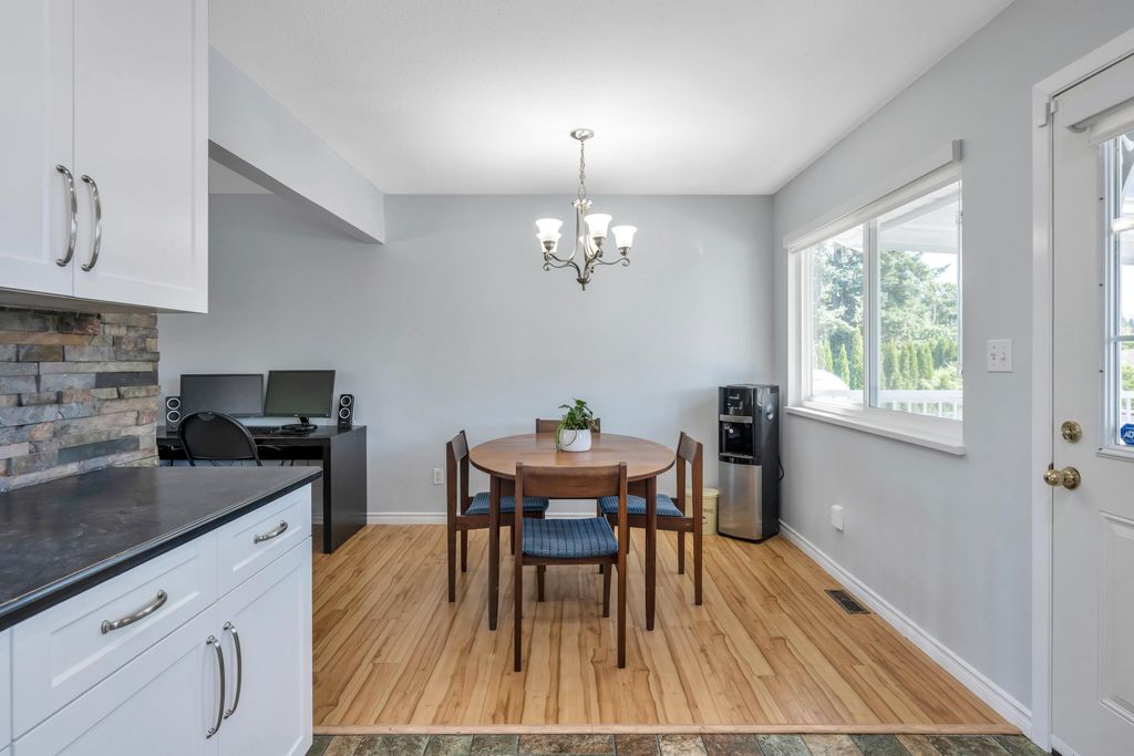 listing image 1105754238673636807