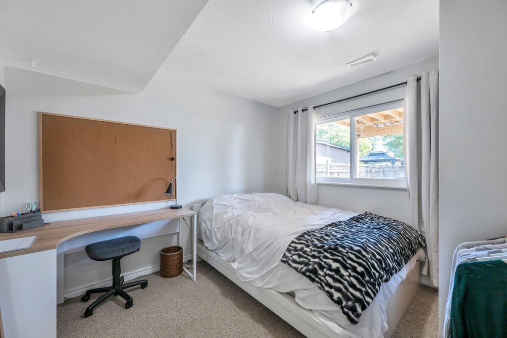 listing image 1102399310474293657