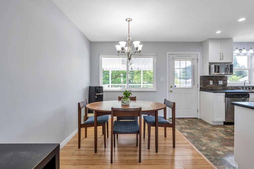 listing image 1104222119225926043