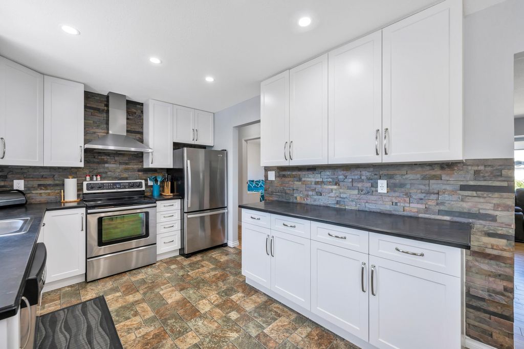 listing image 1103875164558733725