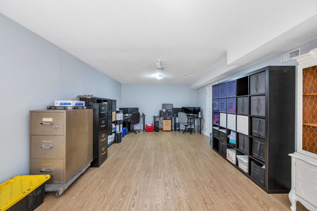 listing image 1109434499055847068