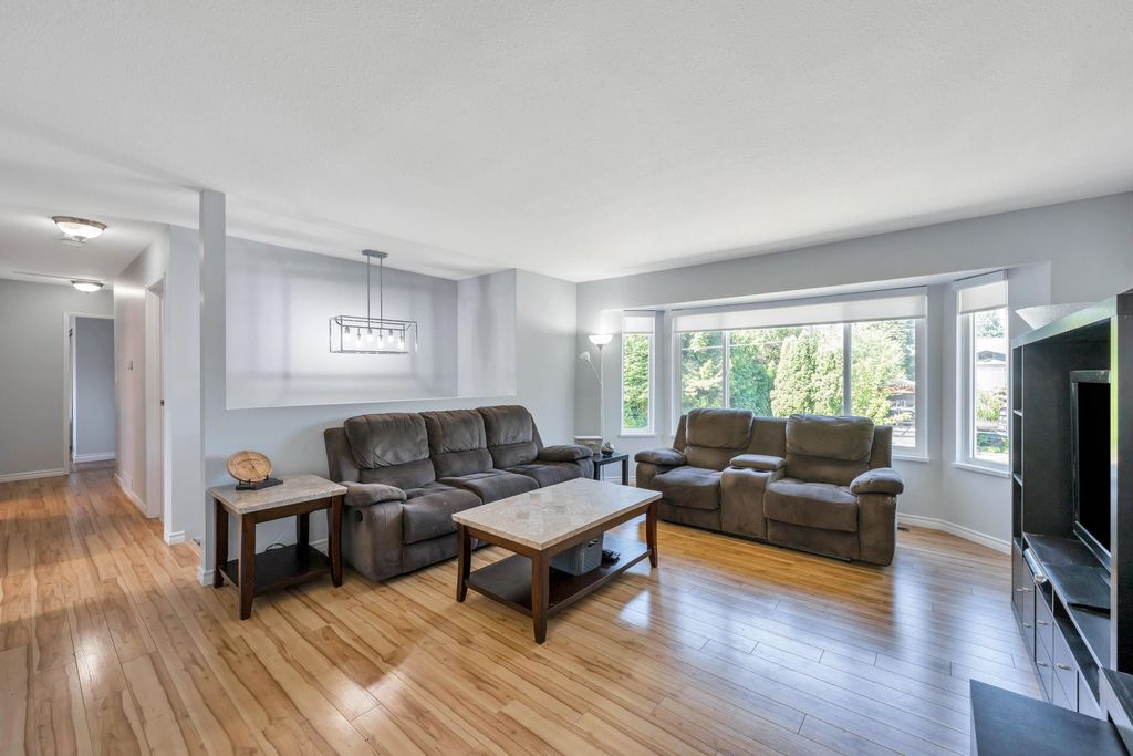 listing image 1109967612255989190