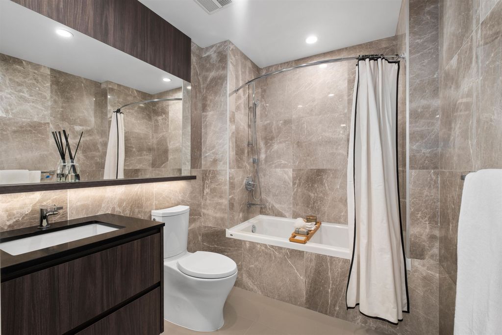 listing image 1105801789902255857