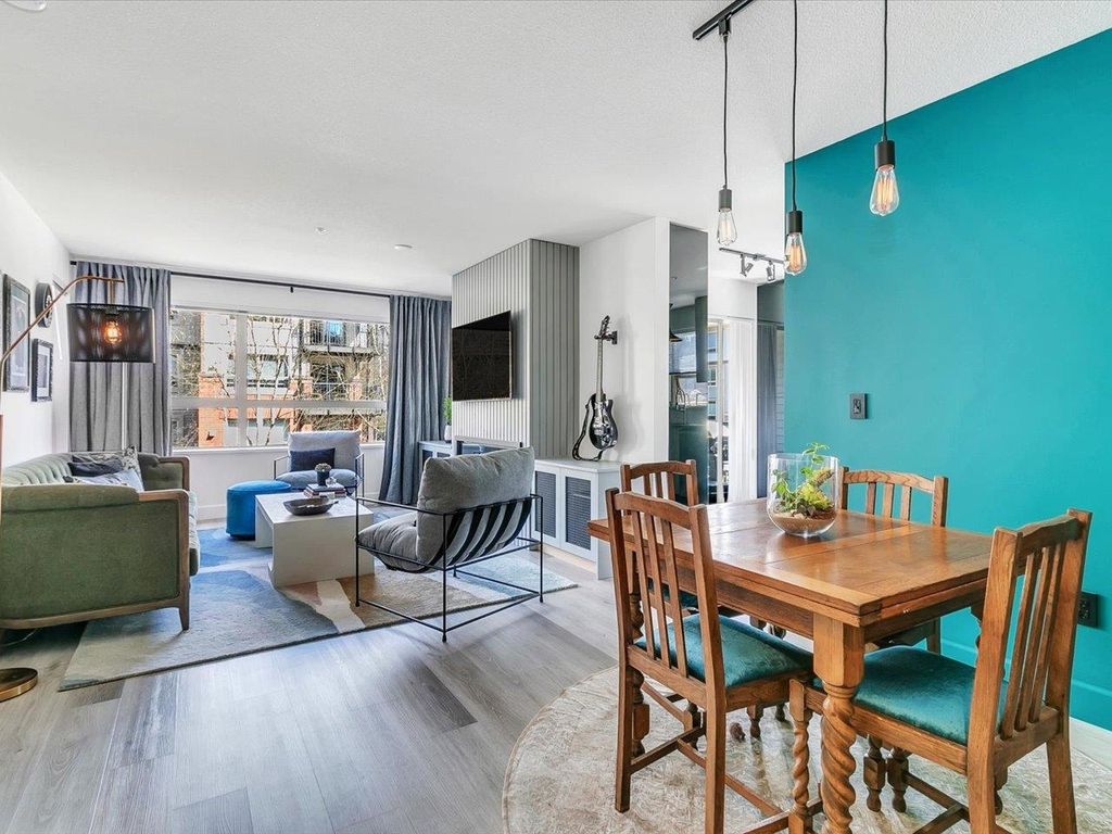 listing image 1105235224607182582